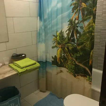 Apartment At Center Only 3 Min To *